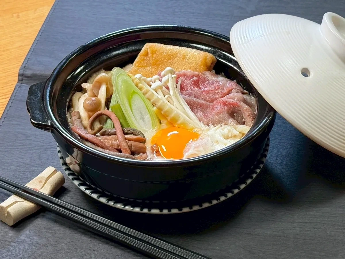 飛騨牛と山菜の鍋焼うどん