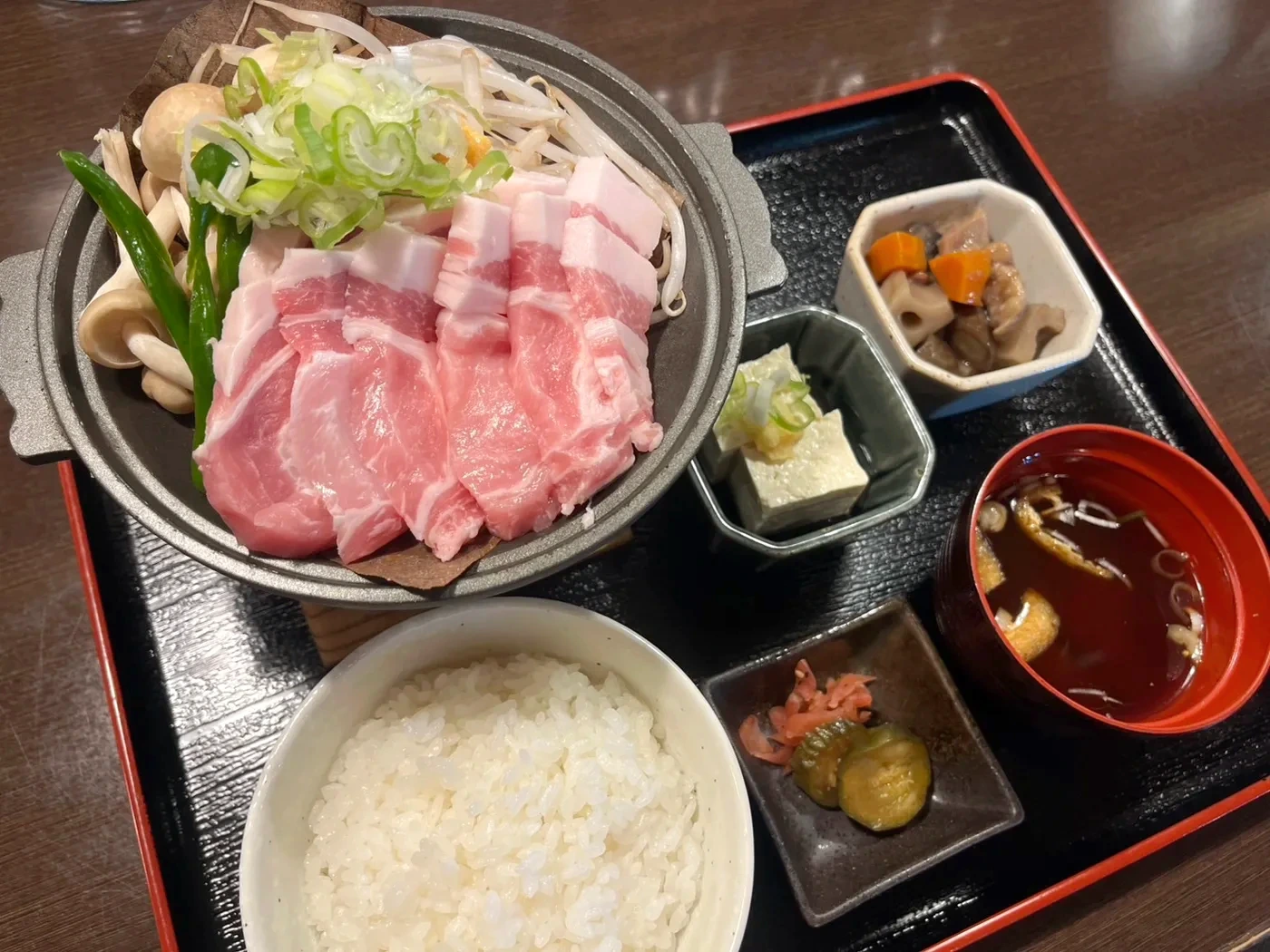 結旨豚朴葉味噌御膳